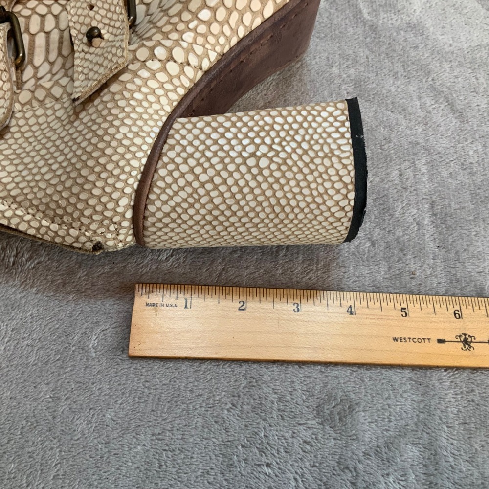 Freebird Joey Snakeskin Leather Buckle Ankle Boots Cream Tan Size 9 - Picture 8 of 9